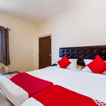 Hotel Super Oyo G P Residency à Kākināda Extérieur photo