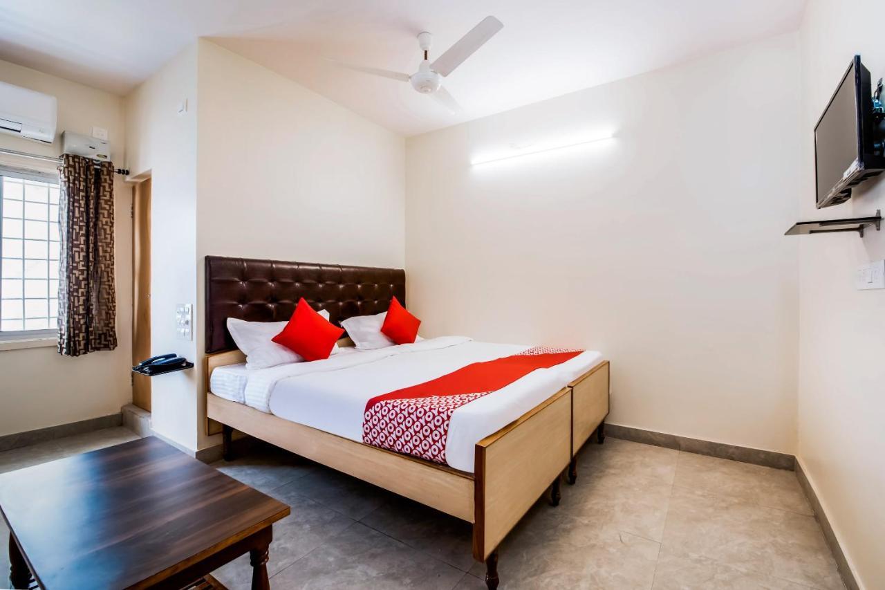 Hotel Super Oyo G P Residency à Kākināda Extérieur photo